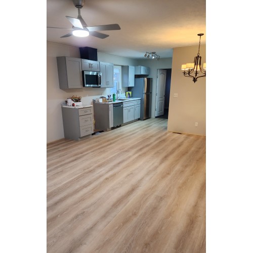 - 1125 Russel St