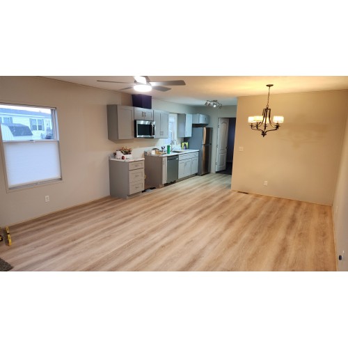- 1125 Russel St