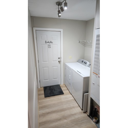 - 1125 Russel St