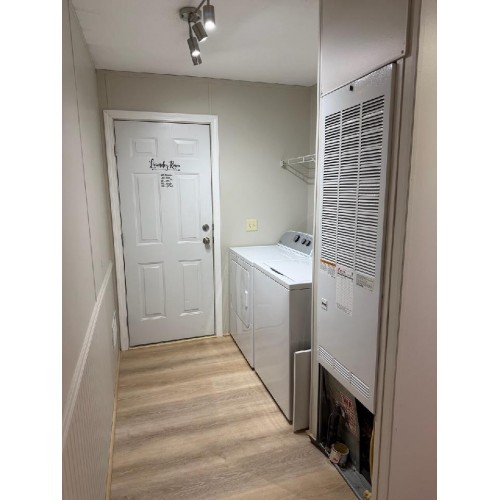 - 1125 Russel St